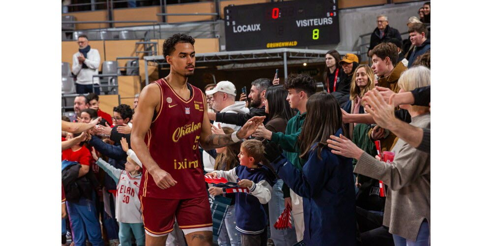 Dans un Colisée en ébulition pour le dernier match de 2025, l'Elan Chalon a réussi à prendre le dessus sur une valeureuse équipe du Sluc Nancy et termine donc l'année à la huitième place. Photo Christophe Dury