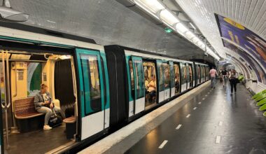 Trois femmes blessées à l'arme blanche dans le métro à Paris à différentes stations : ce que l'on sait