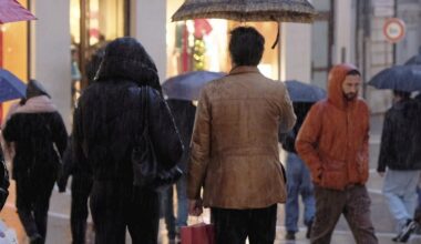 "C’est catastrophique, on a vu passer personne" : douché par la météo, le grand rush de Noël n’a pas eu lieu dans les commerces de Montpellier