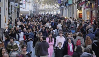 Après la pluie, la foule a massivement retrouvé le centre-ville de Montpellier ce samedi 27 décembre