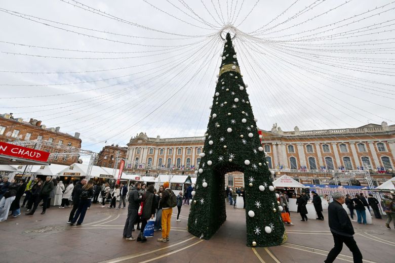 Le marché de Noël, place du Capitole, ferme ses portes dimanche 28 décembre.