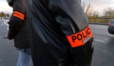 Un convoi de mariage trop excité, conducteur et passager terminent la noce au commissariat