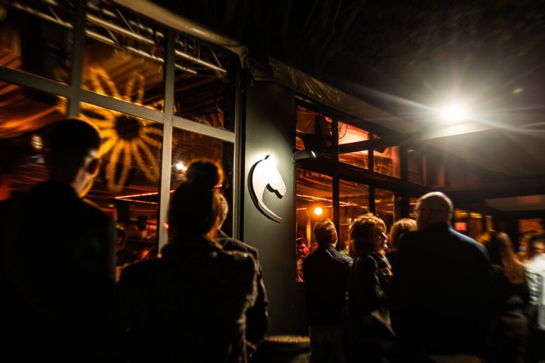 Une belle soirée en perspective au mas du Cheval.