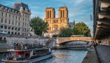 Bientôt une péniche entièrement dédiée à la littérature, ouverte à tous, au pied de Notre-Dame de Paris