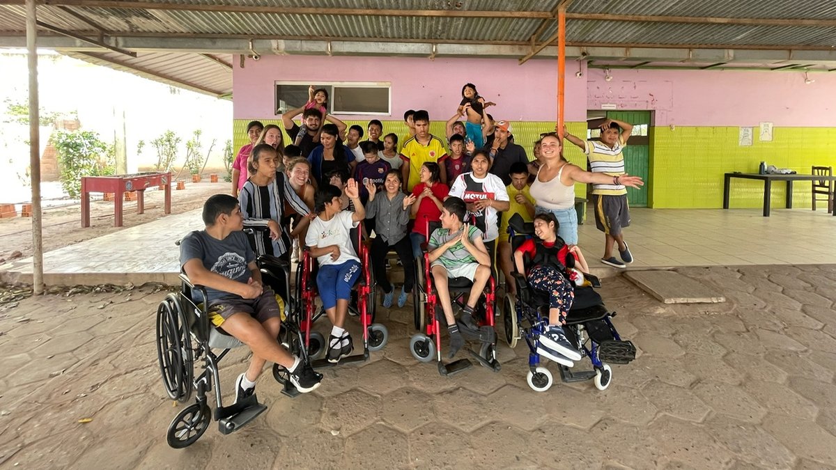 Dix étudiants en kiné de Montpellier lancent une collecte pour soigner des enfants handicapés en Bolivie