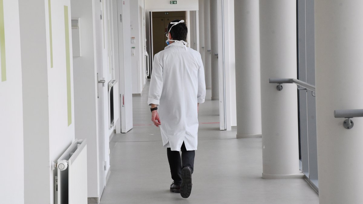 Interne de 27 ans mort pendant sa garde au CHU de Montpellier : la famille conteste la thèse du suicide