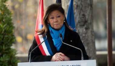 à Paris, la maire du 8e a commencé à rembourser ses 36.000 euros de vêtements