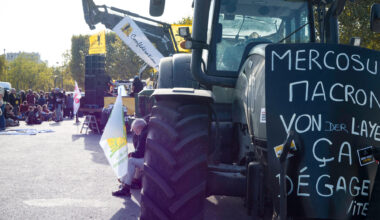 le gouvernement reporte la signature du traité commercial en réaction à la crise agricole