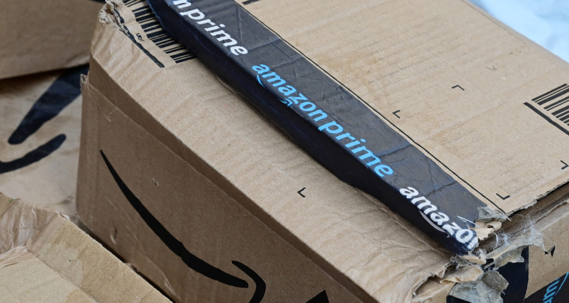 le Sénat vote pour relever la taxe sur les "petits colis" qui ne viennent pas d'Europe