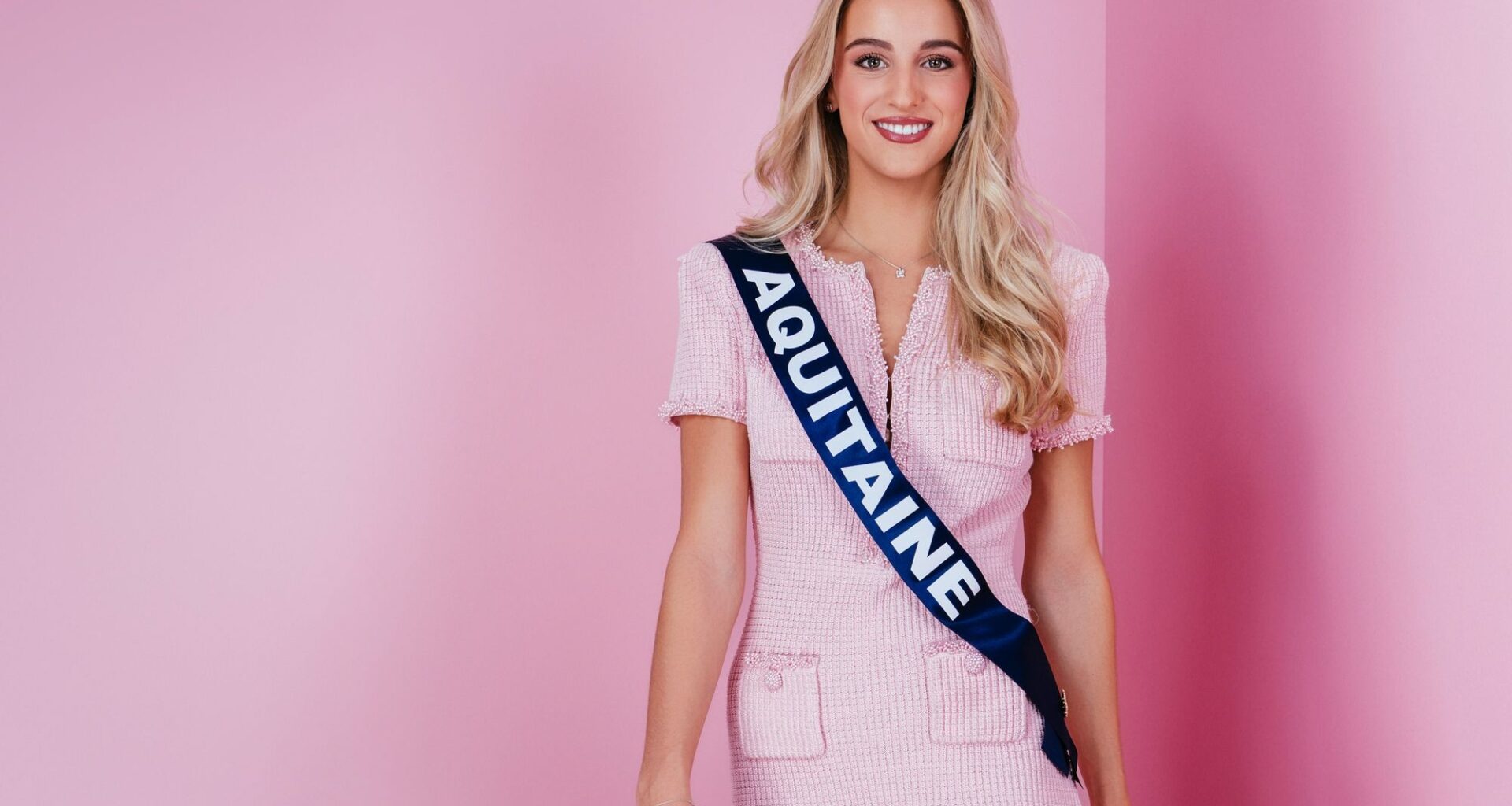 Miss Aquitaine s'excuse après avoir insulté le top 12 de Miss France
