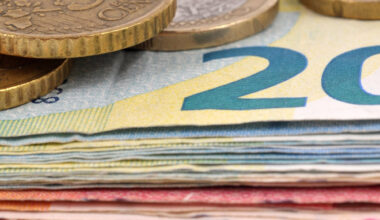 l'Europe va-t-elle saisir les avoirs russes gelés pour financer l'effort de guerre ?