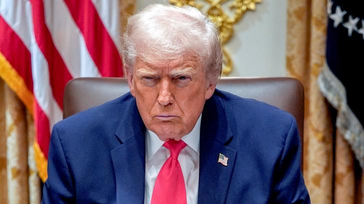 Donald Trump s’est fait « voler » le nom de domaine du Trump Kennedy Center après son changement de nom. 