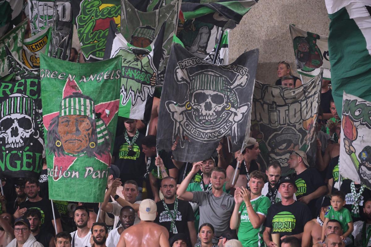 Coups de matraque, tirs de flash-ball... Le groupe de supporters stéphanois des Green Angels dénonce des violences policières à Dunkerque