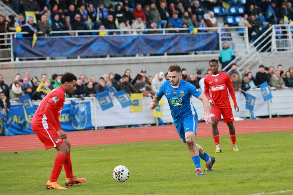 Romain Guillotte, lors du 32e de finale disputé face à Blois samedi 20 décembre au stade Henry-Jeanne de Bayeux.