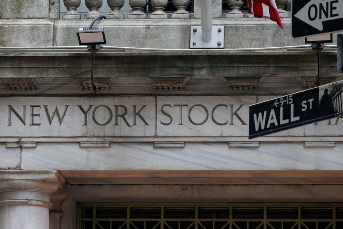 Wall Street termine en baisse, les inquiétudes sur l'IA pèsent - 17/12/2025 à 23:00