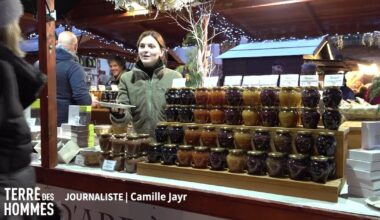 de nombreuses marchandises étrangères à la vente au marché de Noël de Strasbourg