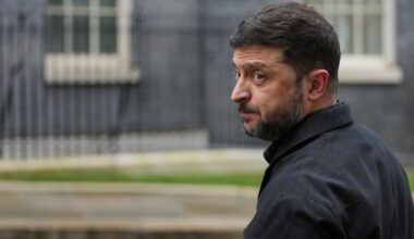 Volodymyr Zelensky et les négociateurs américains poursuivent les discussions lundi à Berlin