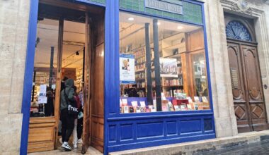 Dans plusieurs librairies à Bordeaux, des militants ont dissuadé les clients d'acheter certains livres choisis