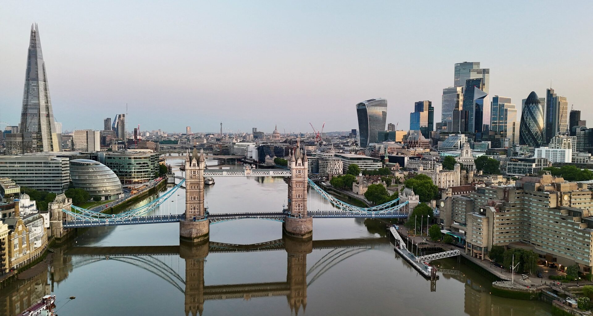 Le Royaume-Uni devrait connaître une croissance plus rapide en 2026 et une inflation plus modérée, selon l'OCDE