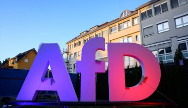 Allemagne: Un député d'extrême droite poursuivi pour avoir fait un salut nazi