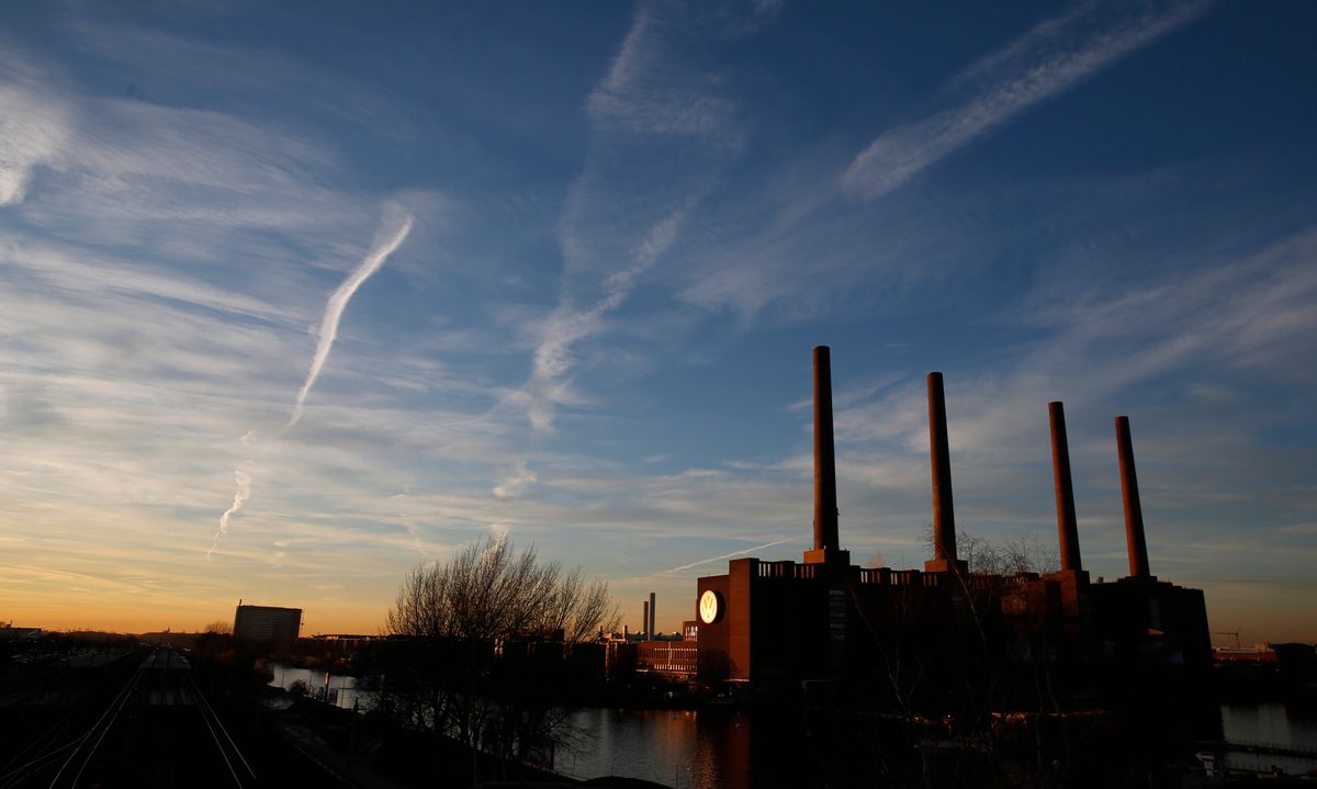 Les commandes à l'industrie augmentent plus que prévu en octobre