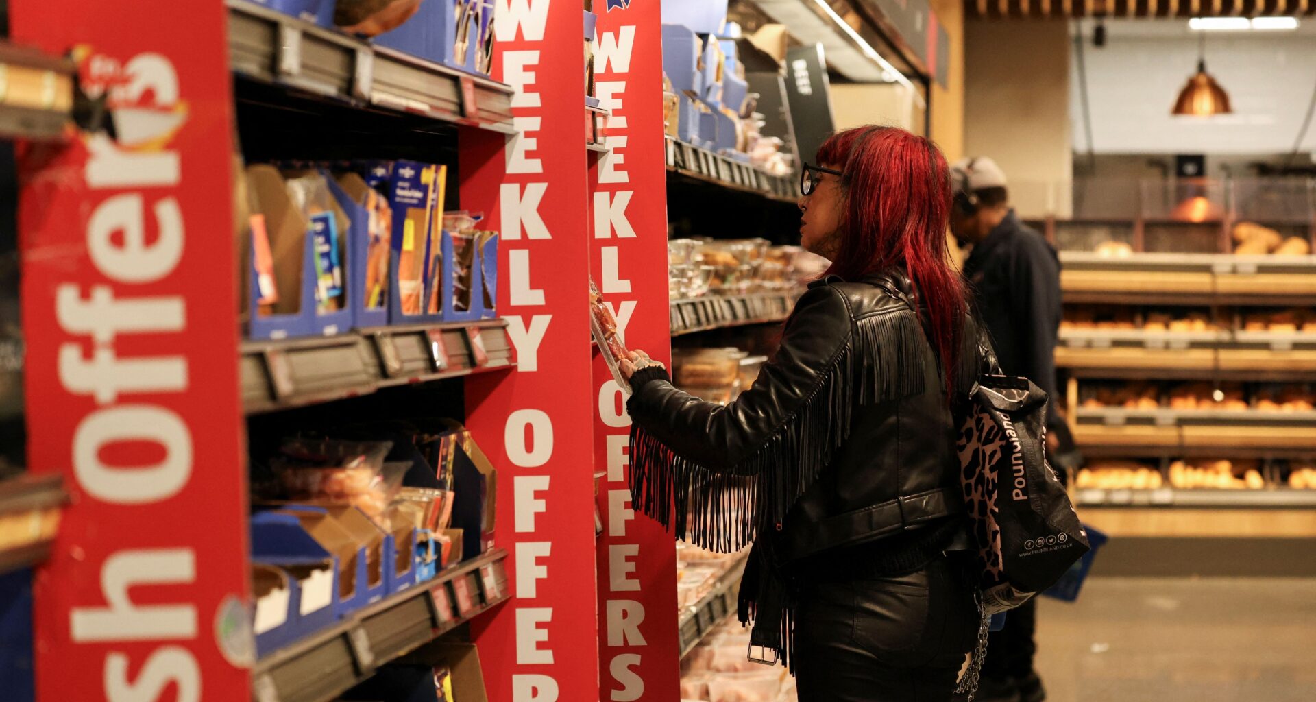 Les Britanniques réduisent les coûts de Noël en achetant plus tôt et en privilégiant les repas à domicile, selon Aldi