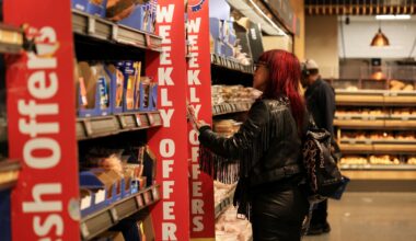 Les Britanniques réduisent les coûts de Noël en achetant plus tôt et en privilégiant les repas à domicile, selon Aldi