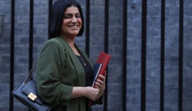 Le Royaume-Uni conclut un accord de retour des migrants avec l'Angola et la Namibie ; restrictions de visas pour la RDC