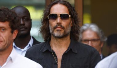 le comédien Russell Brand fait face à de nouvelles accusations de viol et d’agression sexuelle