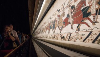 Près d’1 milliard d’euros, c’est la somme colossale que le gouvernement britannique débloque pour assurer l’exposition de la tapisserie de Bayeux à Londres