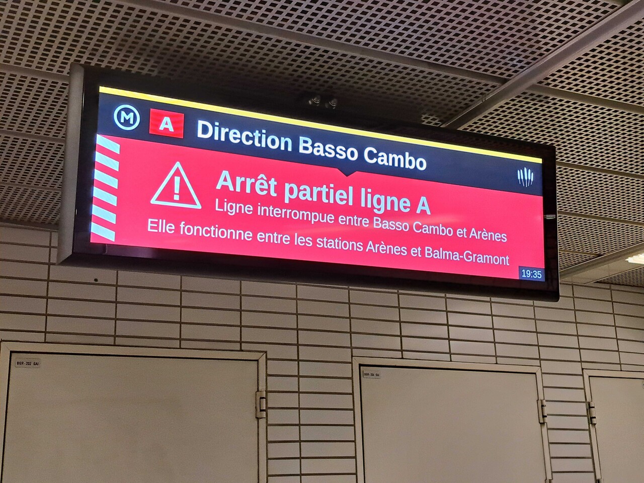 la ligne A du métro partiellement à l'arrêt pendant plusieurs heures, la raison est assez rare
