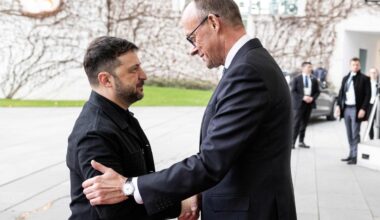 « beaucoup de progrès » dans les pourparlers à Berlin, selon Witkoff, les discussions se poursuivront lundi