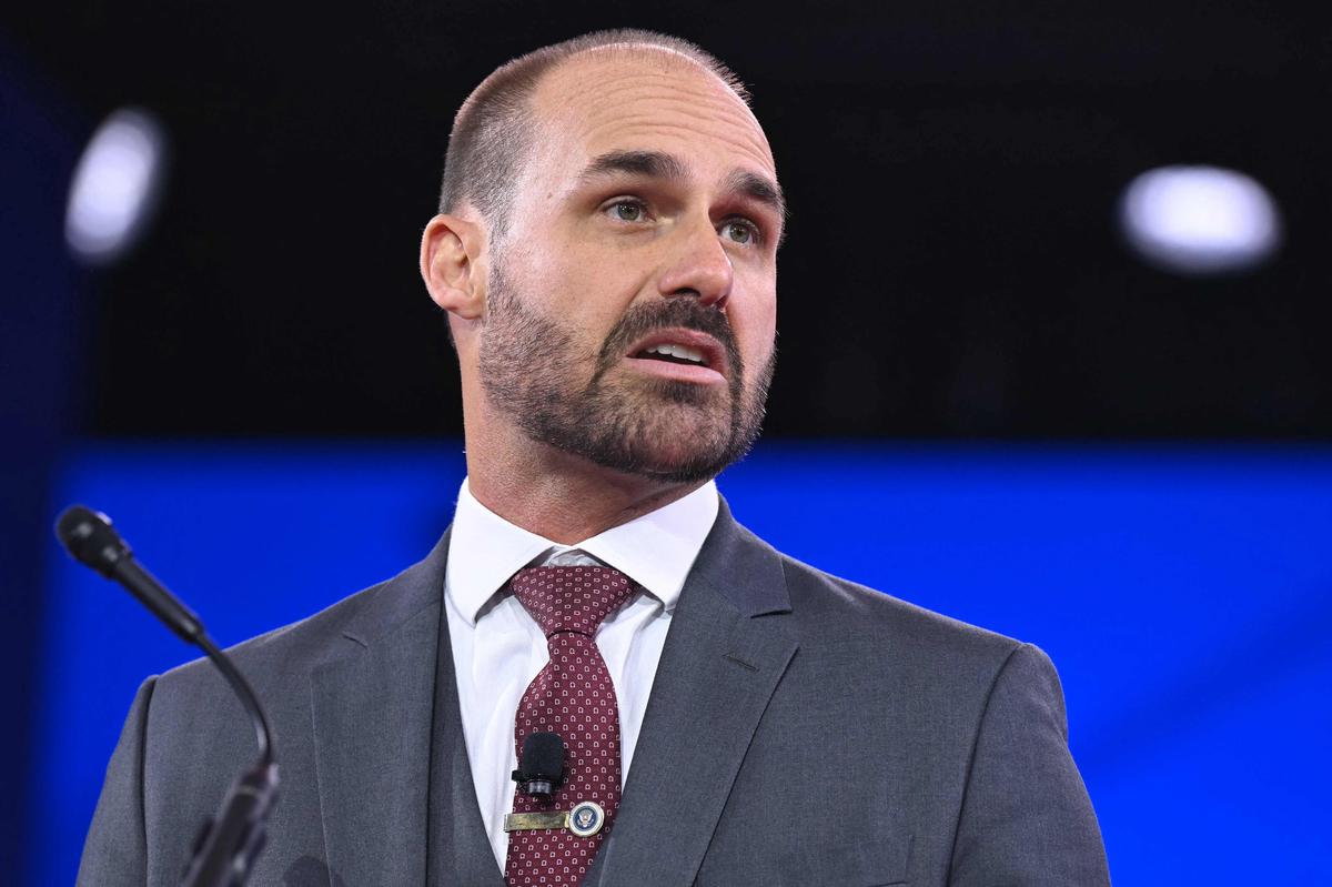 le fils de Bolsonaro, Eduardo, perd son mandat de député après son lobbying aux États-Unis