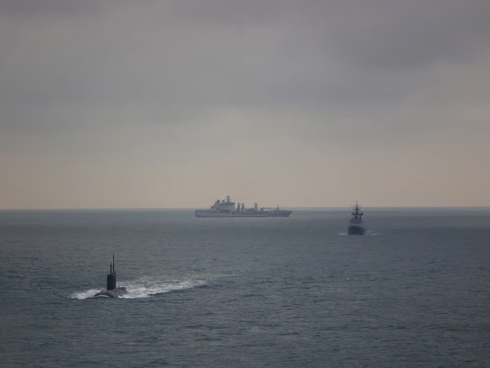 Un sous-marin russe a suivi un navire espion dans les eaux irlandaises et britanniques