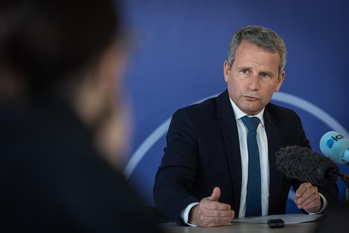 le meurtrier toujours recherché, trois suspects mis en examen et écroués