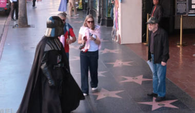 Qui est capable de reconnaître Luke Skywalker sans cape, ni sabre laser ? Pas même Dark Vador