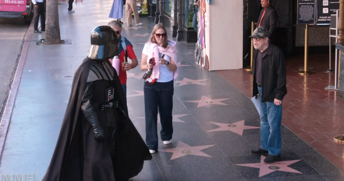 Qui est capable de reconnaître Luke Skywalker sans cape, ni sabre laser ? Pas même Dark Vador