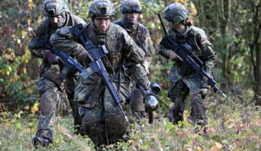 le retour du service militaire volontaire divise la jeunesse