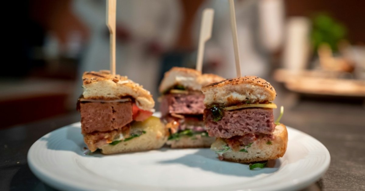 Sursis pour le "burger végétarien", menacé dans l'UE : Actualités