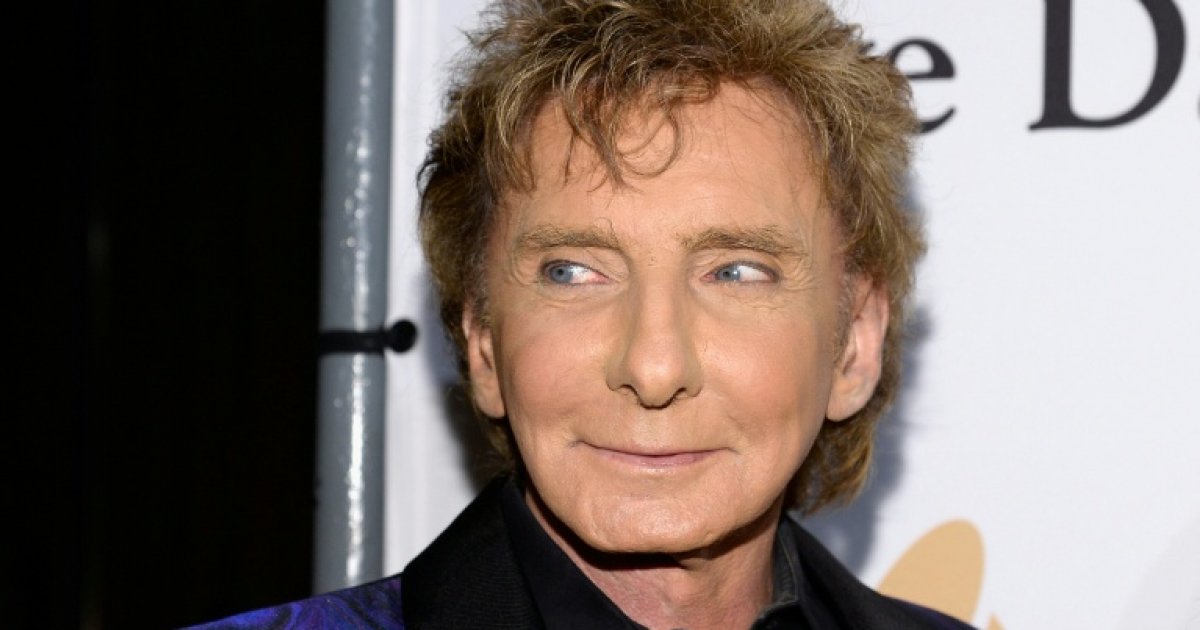 Le chanteur Barry Manilow atteint d'un cancer du poumon : Actualités