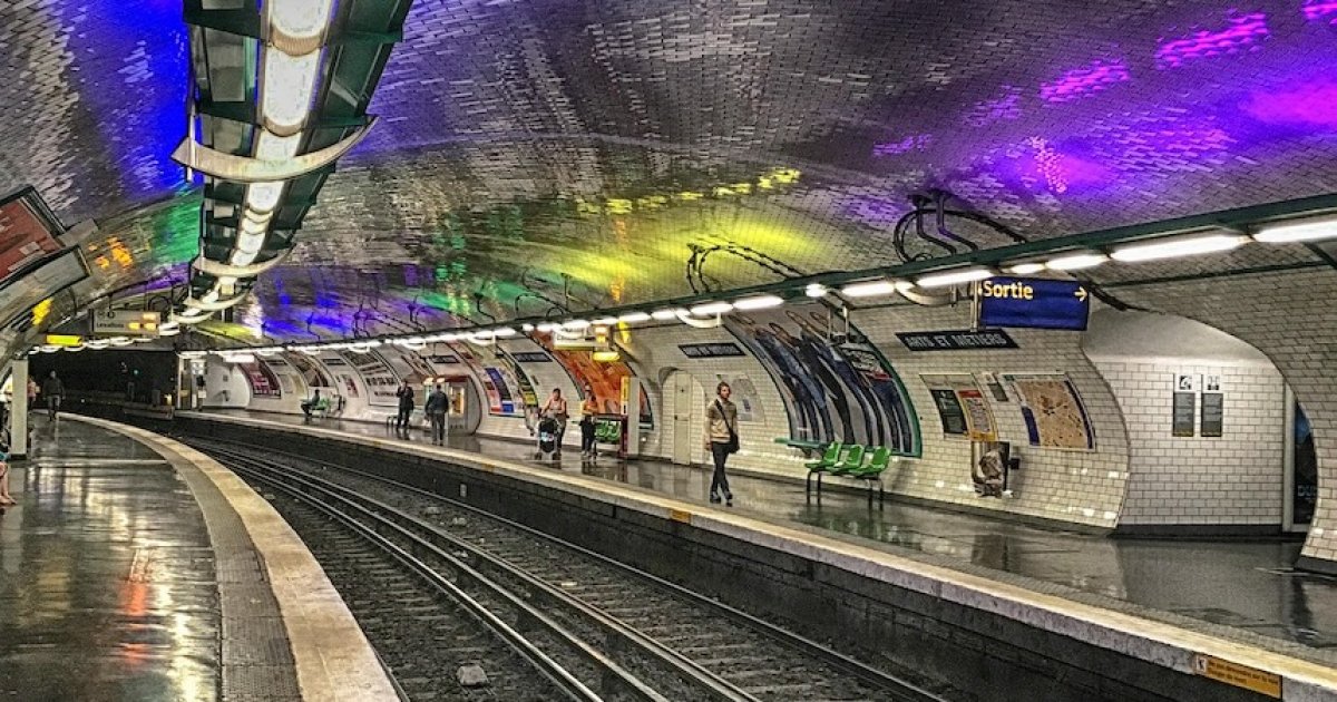 Paris : un homme poignarde trois femmes dans le métro : Actualités