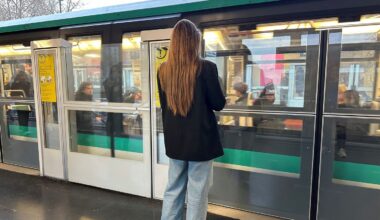 trois femmes blessées après une agression au couteau dans le métro