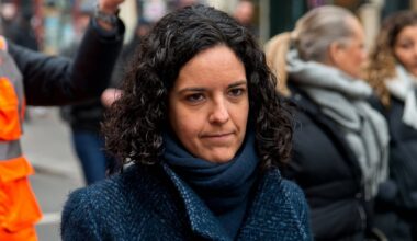 Malmenée, Manon Aubry implose après une manifestation