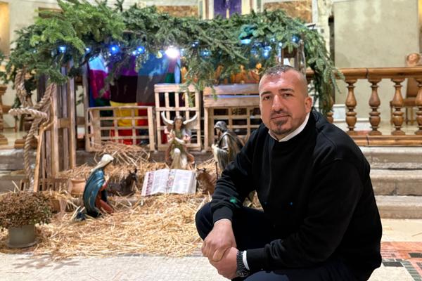 La sacristie qui ressemblait à une bergerie a été entièrement rénovée par Fahed et son beau-frère. 