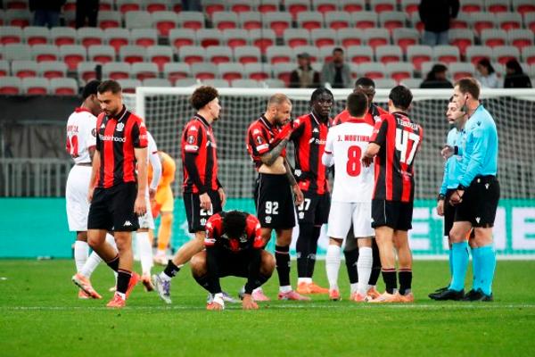 Les Niçois ont enchaîné une huitième défaite dans un stade déserté.