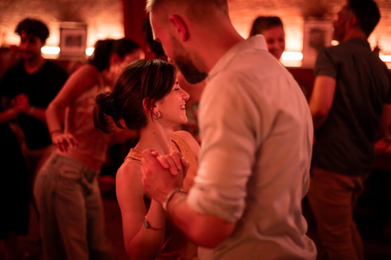 couple Swing jazz blues danse Lindyspot caveau tigre