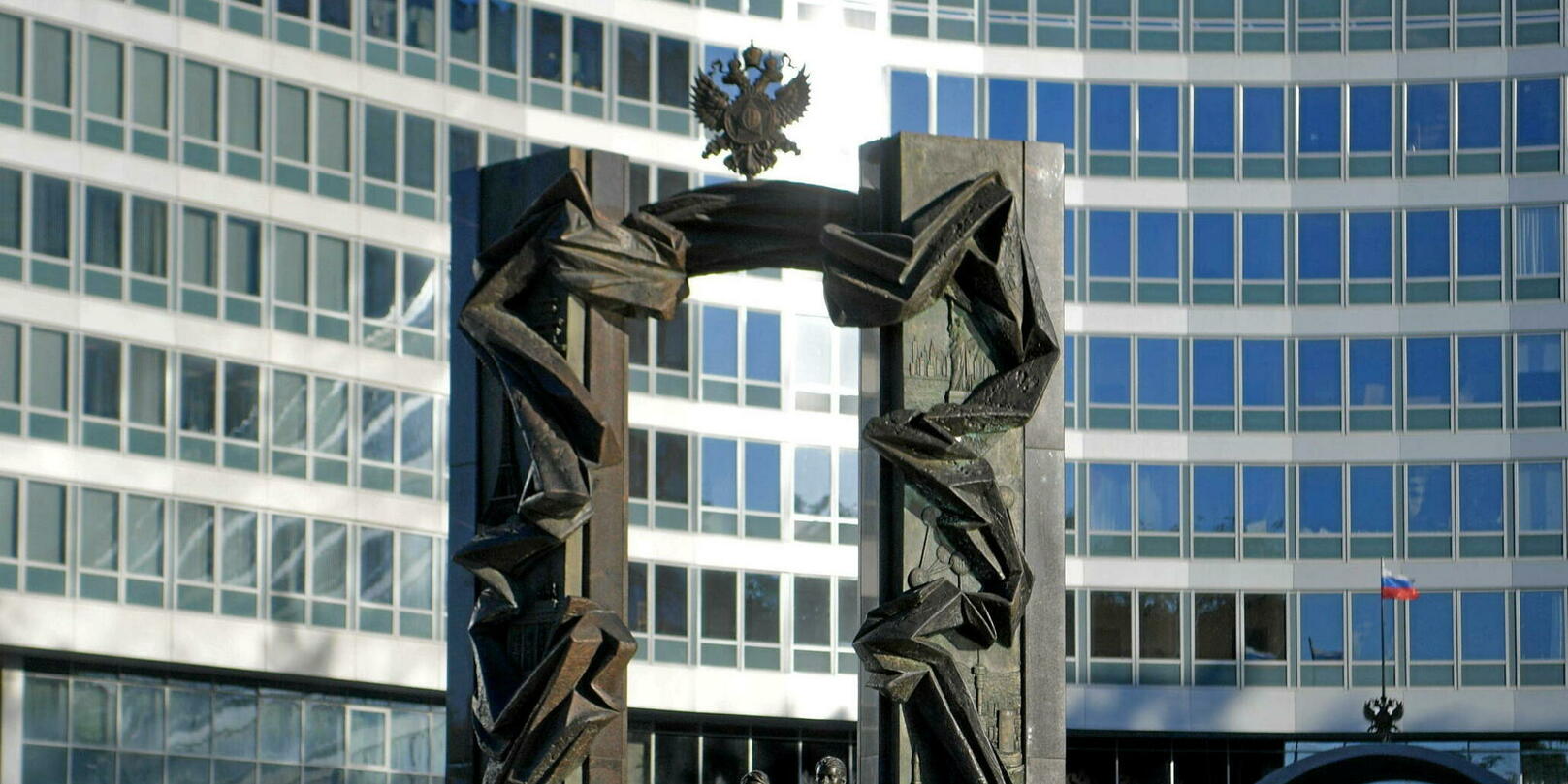 La violente et étrange mise en garde des services secrets russes à la France