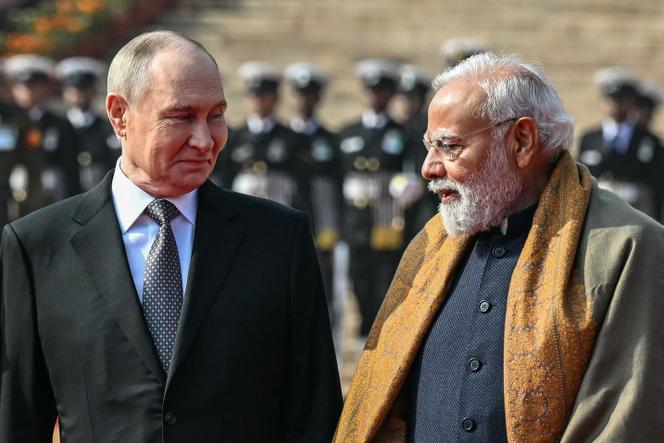Le président russe, Vladimir Poutine, et le premier ministre indien, Narendra Modi, au palais présidentiel indien Rashtrapati Bhavan, à New Delhi, le 5 décembre 2025. 