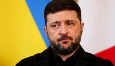 EN DIRECT - Guerre en Ukraine : après les critiques de Trump, les Européens affichent leur solidarité avec Zelensky