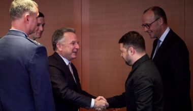 de nouveaux pourparlers américano-ukrainien prévus lundi, après un dimanche de négociations